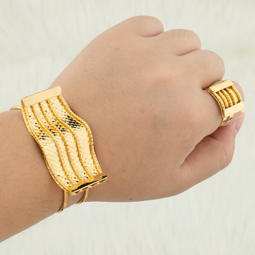 Yueming Fashion Wedding Jewelry Ornate Set