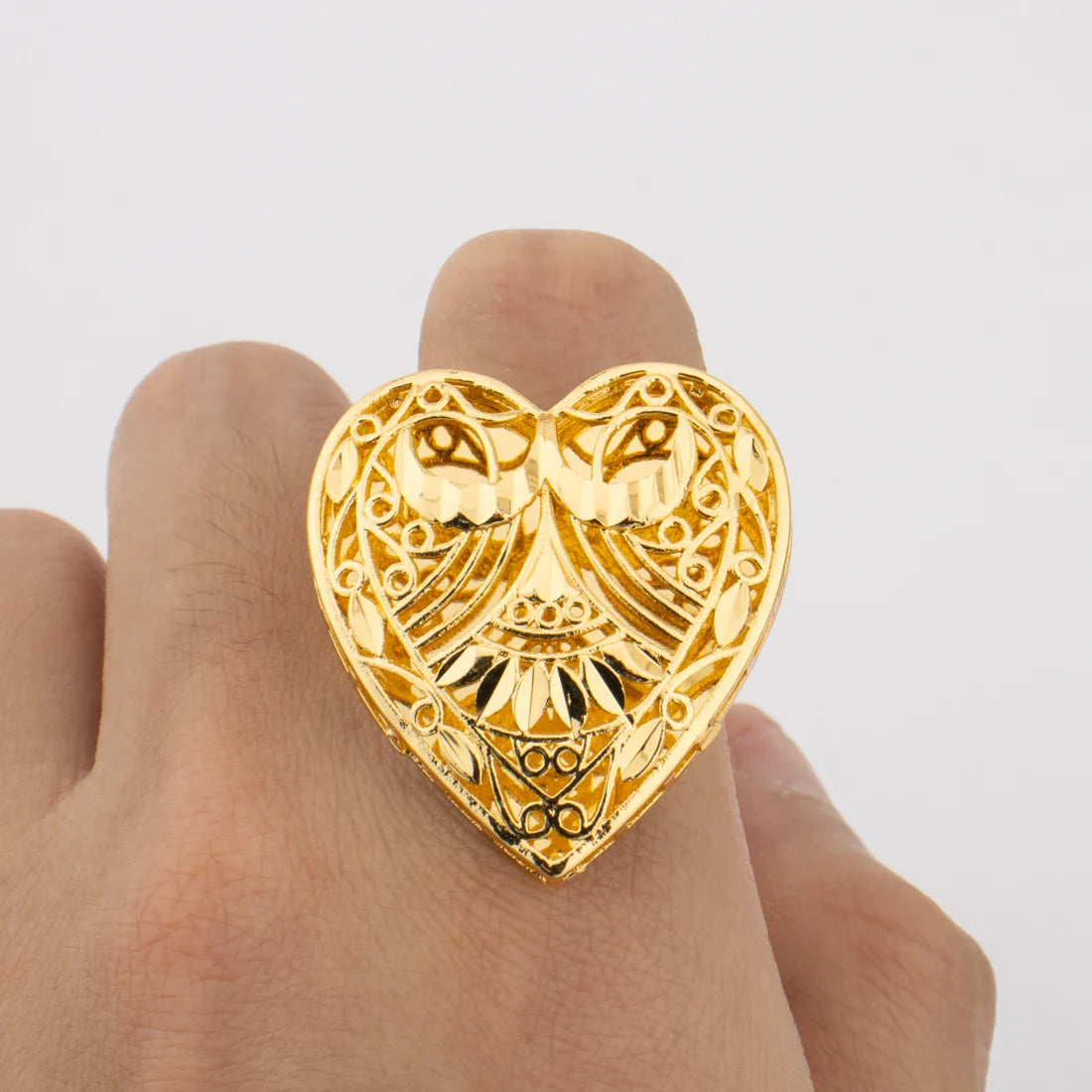 2025 Gold Color New Fashion Rings For Women Charming Love And Butterfly Jewelry Accessories For Wedding Banquet Party