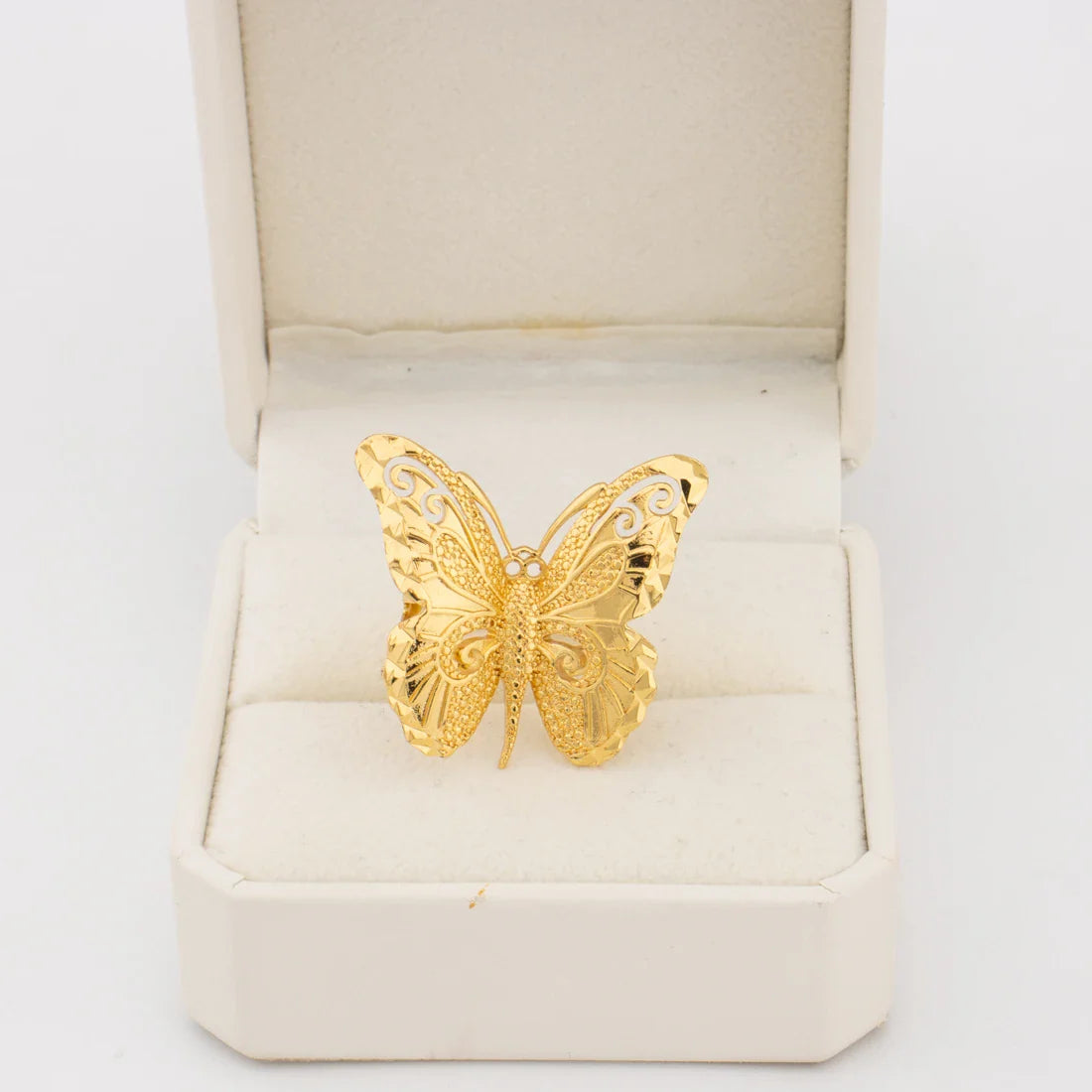2025 Gold Color New Fashion Rings For Women Charming Love And Butterfly Jewelry Accessories For Wedding Banquet Party
