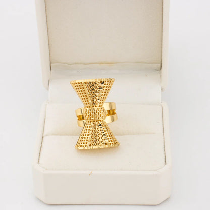 2025 Gold Color New Fashion Rings For Women Charming Love And Butterfly Jewelry Accessories For Wedding Banquet Party
