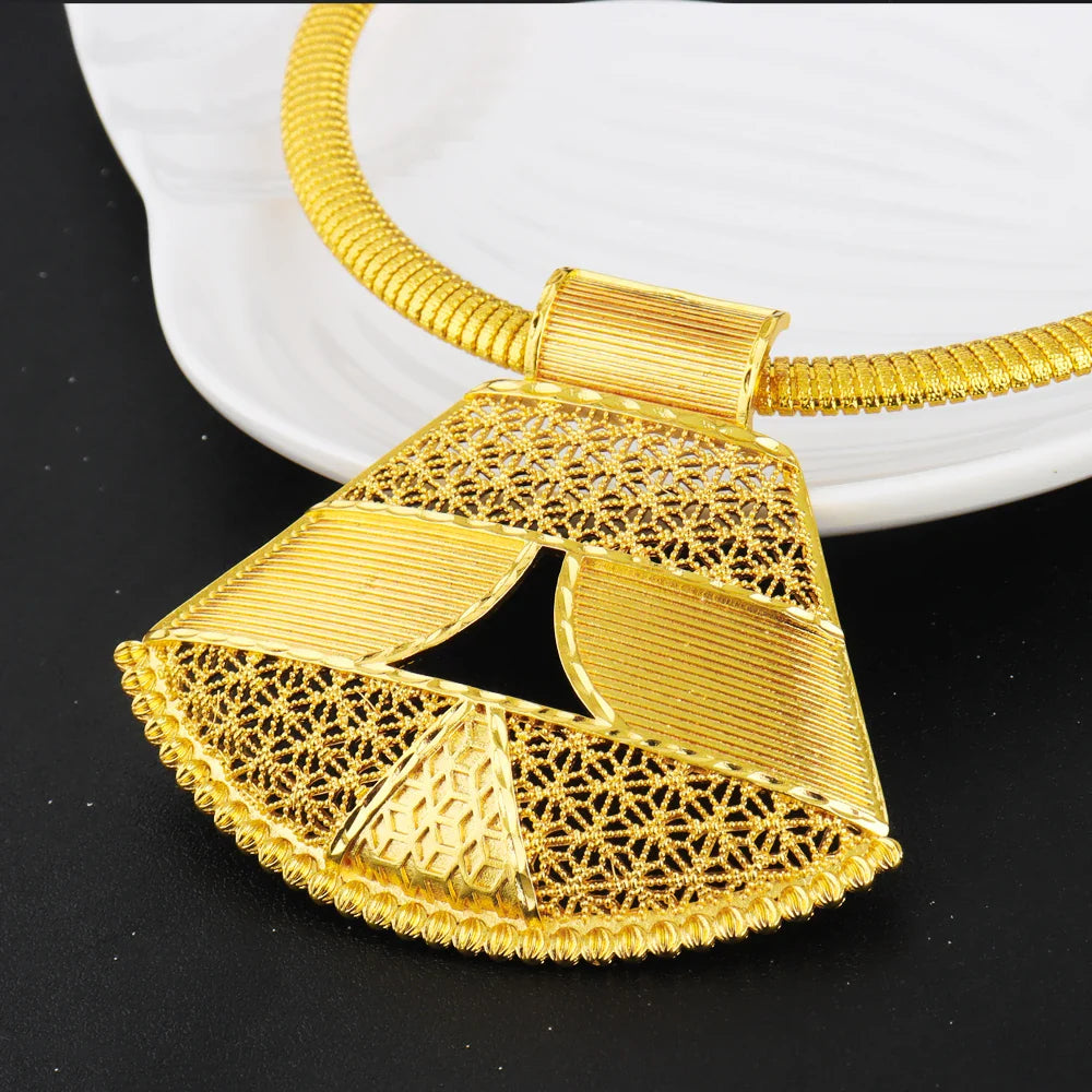 Dubai Luxury Gold Color Shining Necklace Earrings Ring Set for Women Noble Fashion Design Jewelry Gift for Party Nigeria Bride